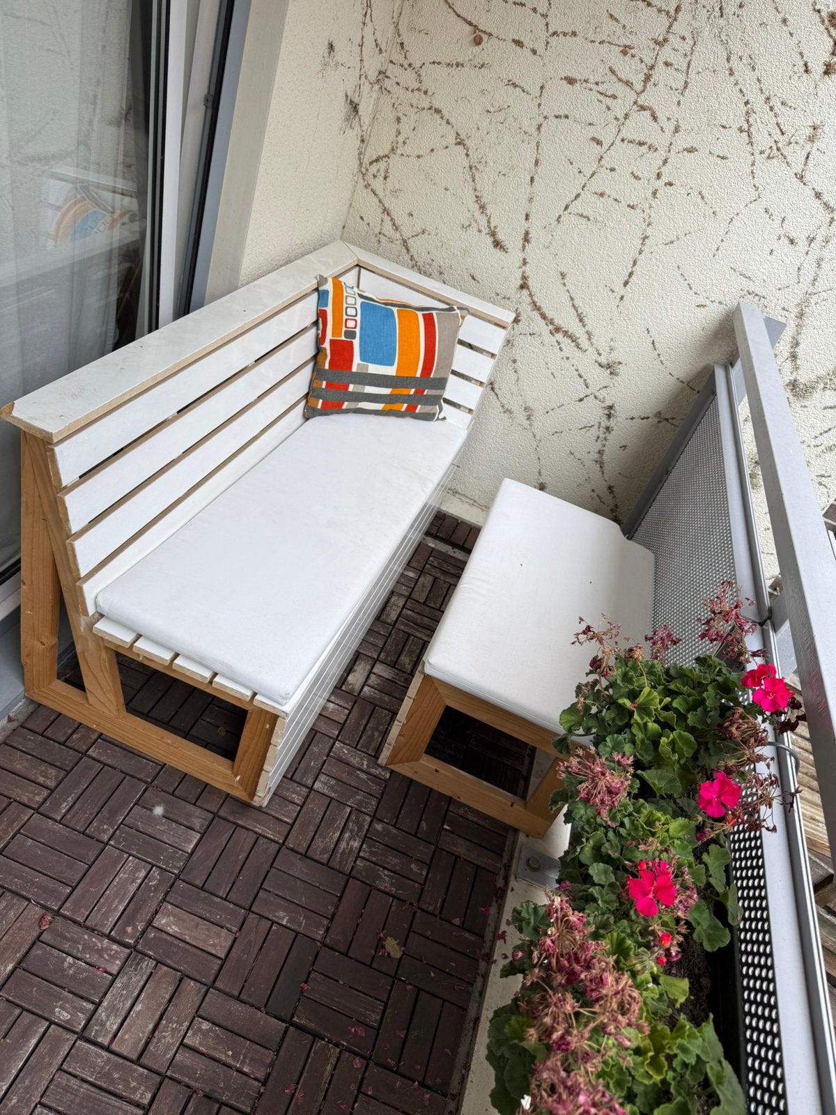 Balkon bankje + tafel en kussens, Ophalen, Gebruikt