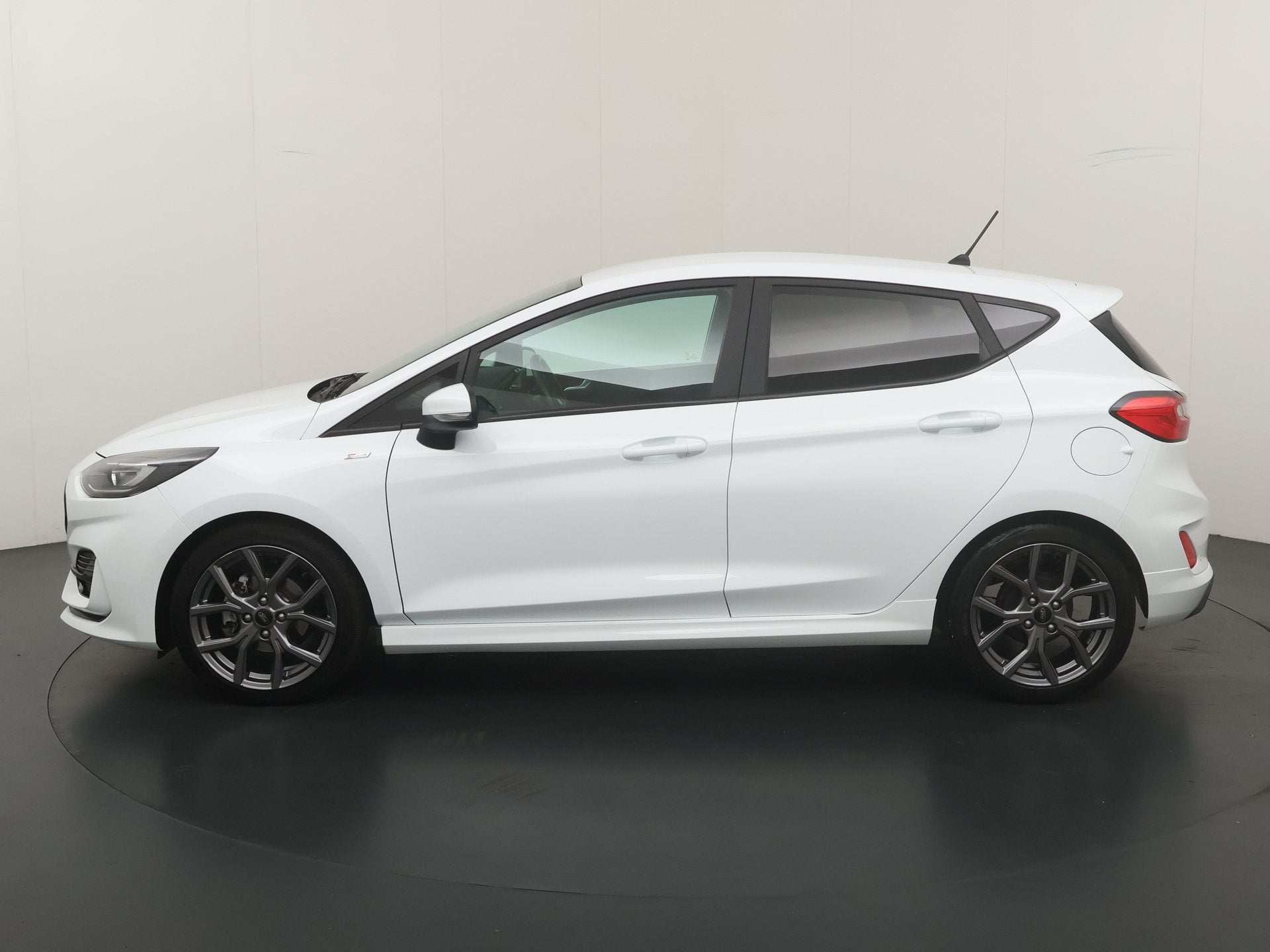 Ford Fiesta EcoBoost Hybrid 125pk ST-Line | Trekhaak | Winte, 12 maanden, Gebruikt, Origineel Nederlands, Bedrijf