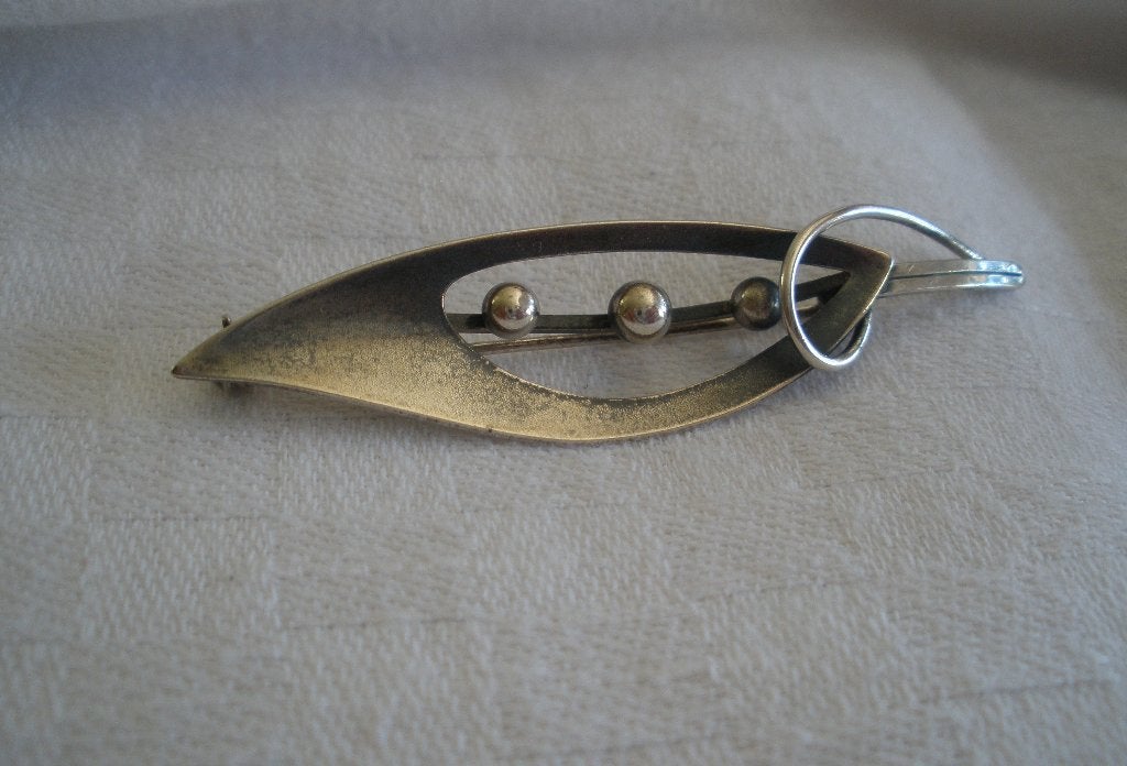 Mooie vintage zilveren broche met elegant bladachtig design, Sieraden, Tassen en Uiterlijk, Broches, 4 tot 7 cm, Gebruikt, Ophalen of Verzenden