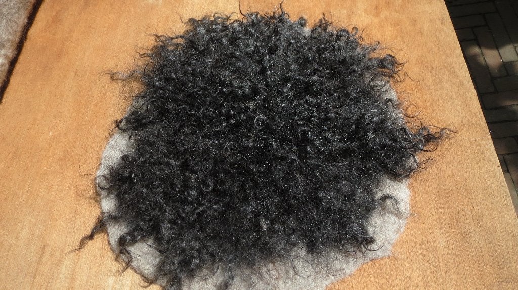gevilt vachtje, Gotland, kussen, kruk, stoel, doorsnede 35cm, Verzenden, Nieuw