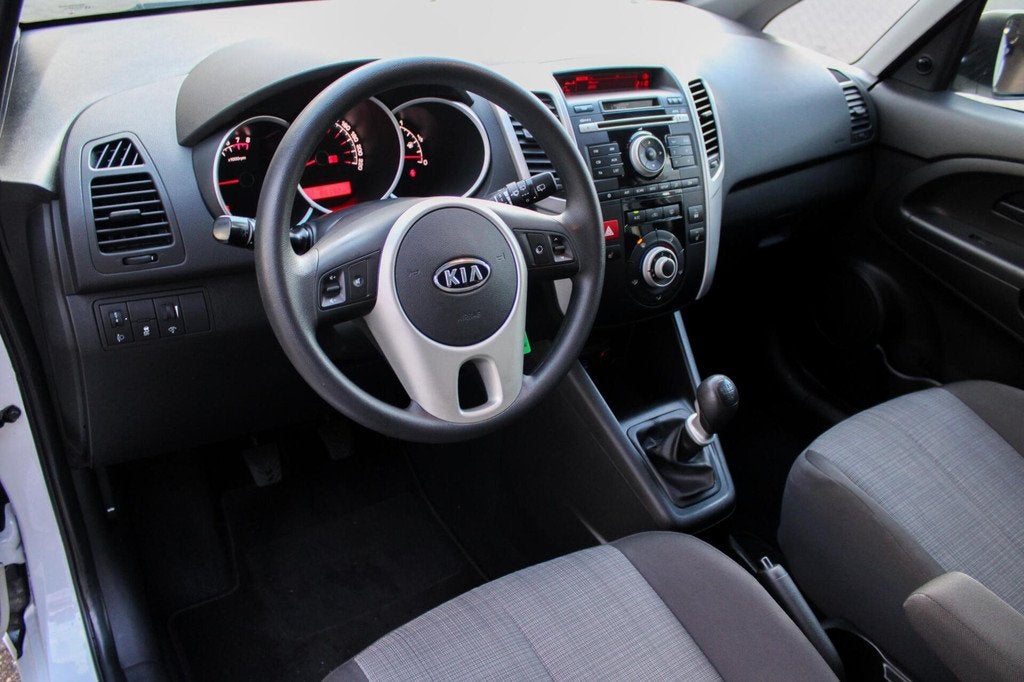 Kia Venga 1.4 CVVT X-tra|STOELVERWARMING|AIRCO|TREKHAAK, Auto's, Kia, Voorwielaandrijving, Euro 5, Gebruikt, 4 cilinders