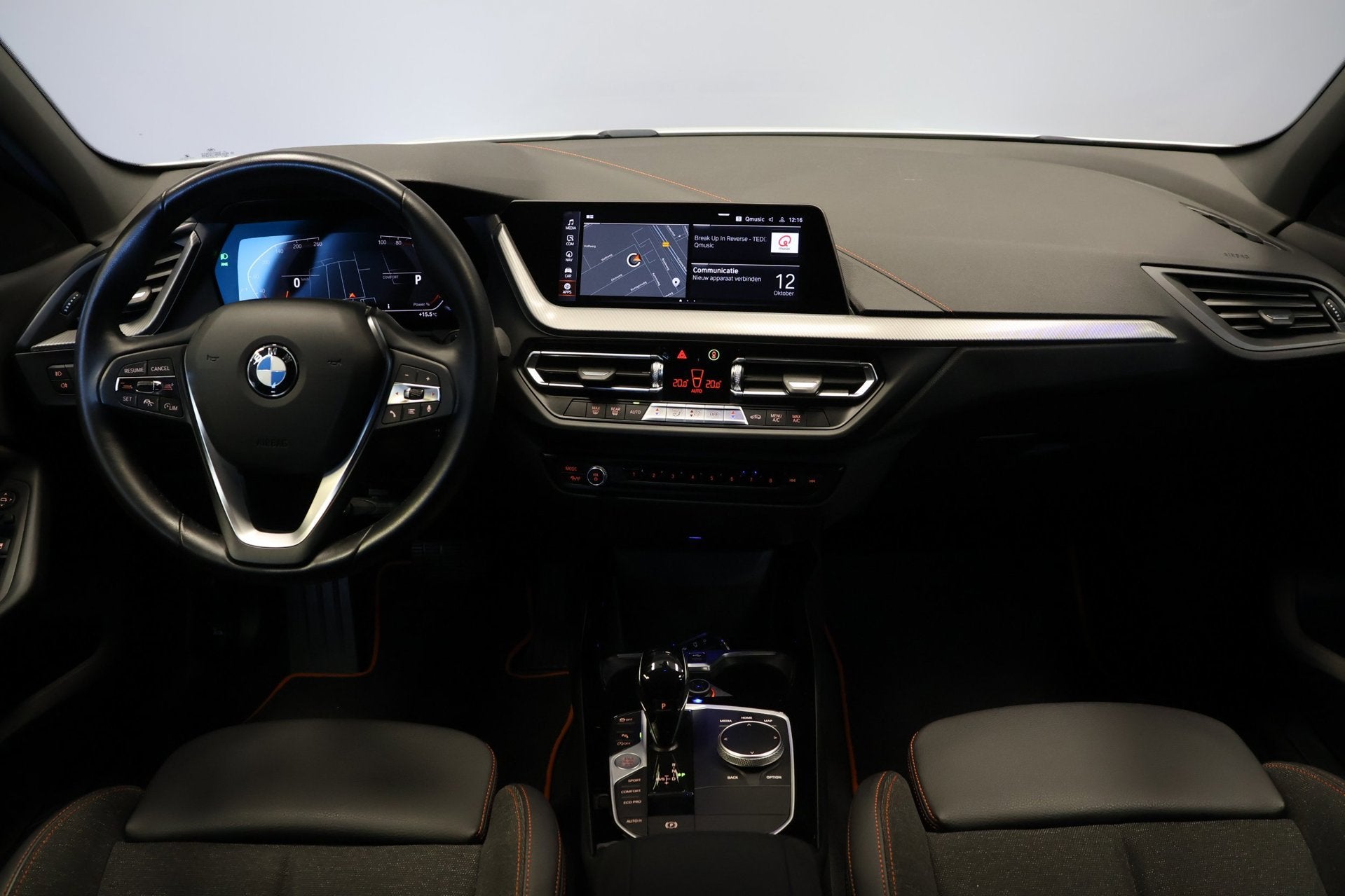 BMW 1-serie 118i Sport Business |Adaptive|Camera|, Auto's, Dealer onderhouden, 136 pk, Gebruikt, Leder en Stof