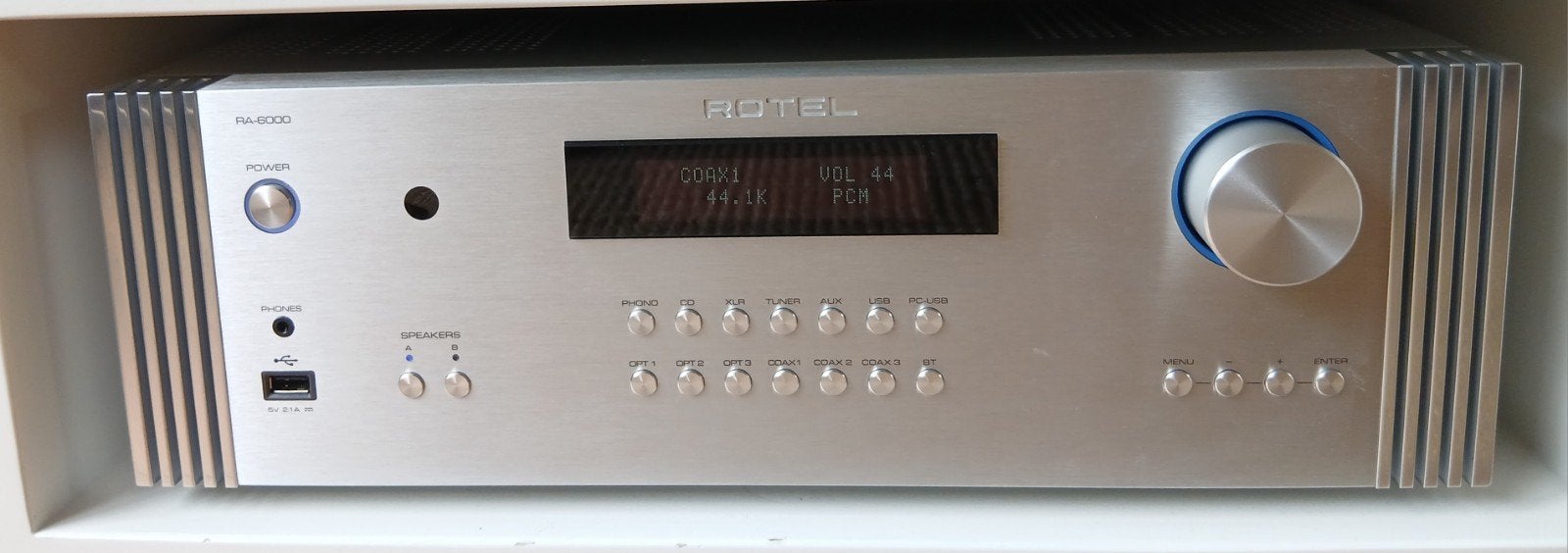 Rotel RA-6000 stereoversterker, Ophalen, Zo goed als nieuw, 120 watt of meer, Overige merken