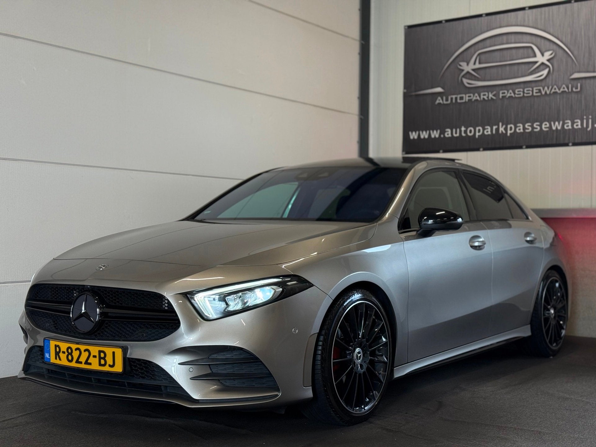 Mercedes-Benz A-klasse 200 AMG Pano, Cruise Control, Apple C, Auto's, Gebruikt, 4 cilinders, 163 pk, Bedrijf