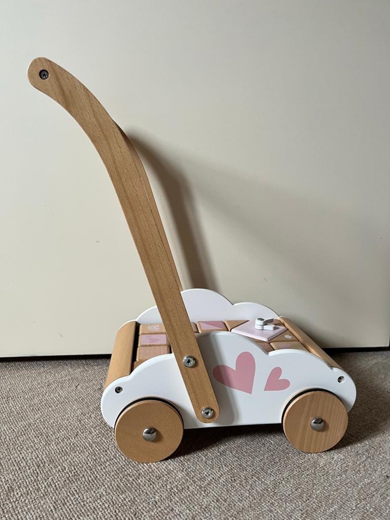 Houten loopwagen met blokken, Kinderen en Baby's, Speelgoed | Houten speelgoed, Ophalen, Zo goed als nieuw, Duw- of Trekspeelgoed