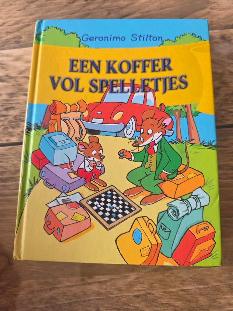 Geronimo Stilton - Een koffer vol spelletjes, Fictie algemeen, Geronimo Stilton, Ophalen of Verzenden, Zo goed als nieuw