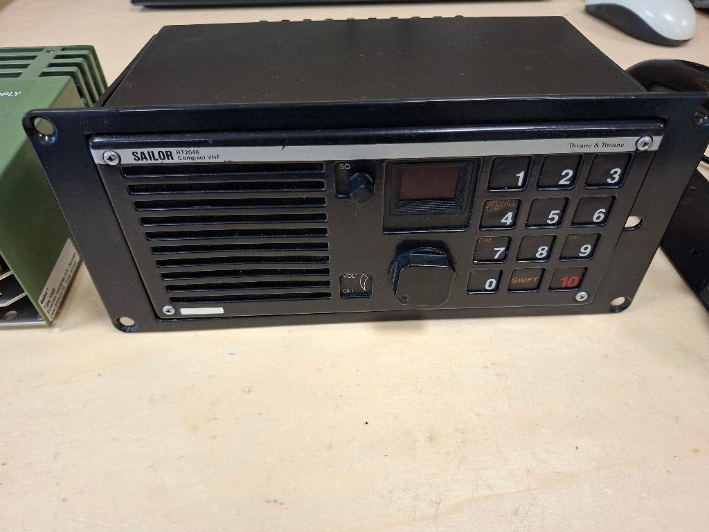 Sailor RT2048 + accessoires, Ophalen of Verzenden, Zo goed als nieuw, Radio