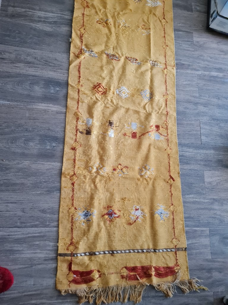 Vintage okergele loper / gangtapijt, Huis en Inrichting, Ophalen, Gebruikt, Berber stijl, Geel