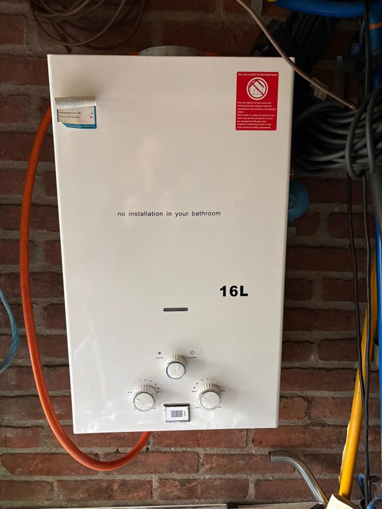 16L Geiser op Propaan/Butaan - Zo goed als nieuw, Geiser, Ophalen of Verzenden, Zo goed als nieuw, Minder dan 20 liter