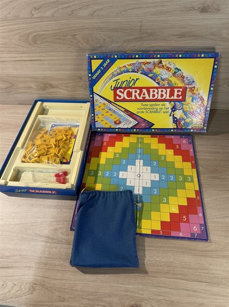 Junior Scrabble - s6062, Hobby en Vrije tijd, Gezelschapsspellen | Bordspellen, Verzenden, Zo goed als nieuw