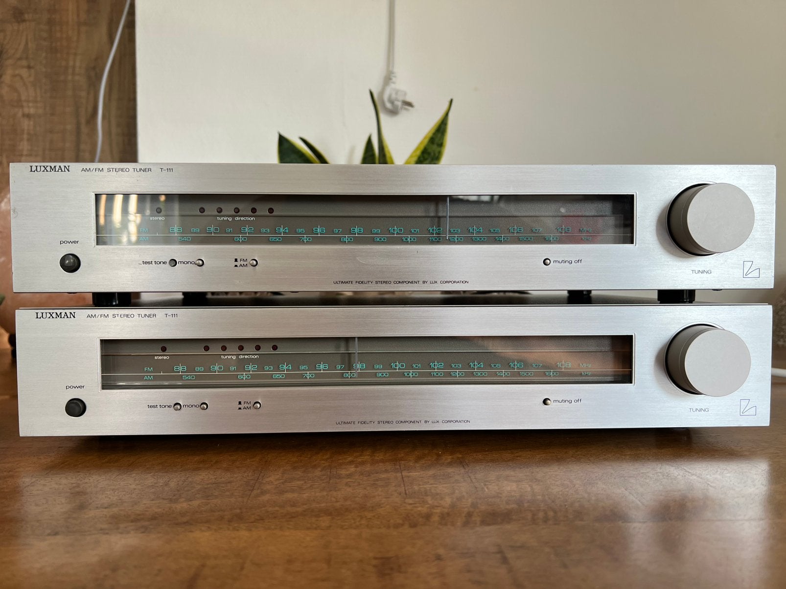 Luxman T-111 tuner, Ophalen of Verzenden, Zo goed als nieuw, Analoog