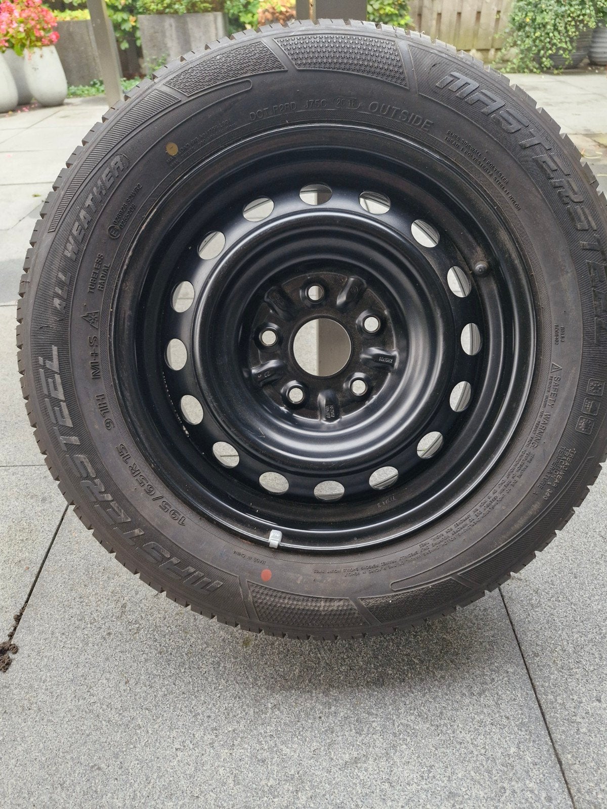 Mastersteel All Season band op stalen velg 195/65R15, Auto-onderdelen, Gebruikt, 15 inch, Banden en Velgen, Ophalen of Verzenden