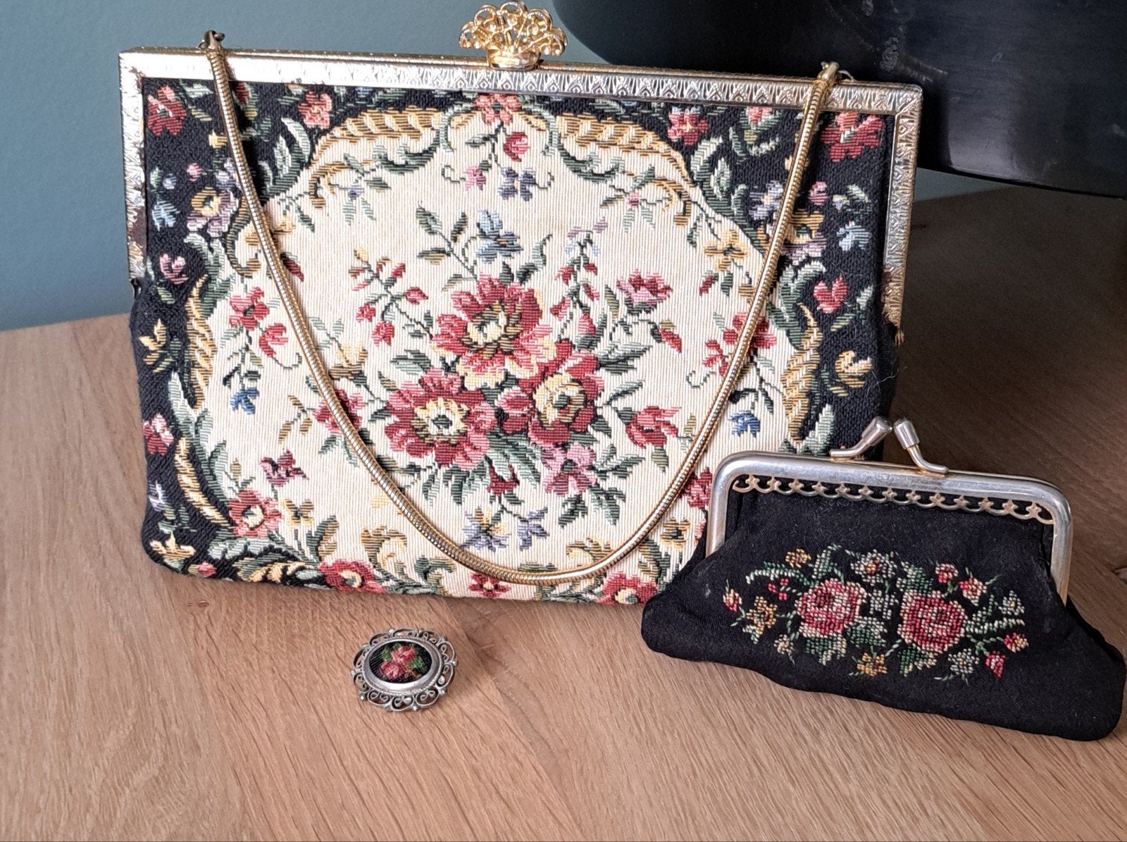 Prachtige Vintage Gobelin Tas met Portemonnee en Broche | Ja, Ophalen of Verzenden, Gebruikt, Zwart, Handtas