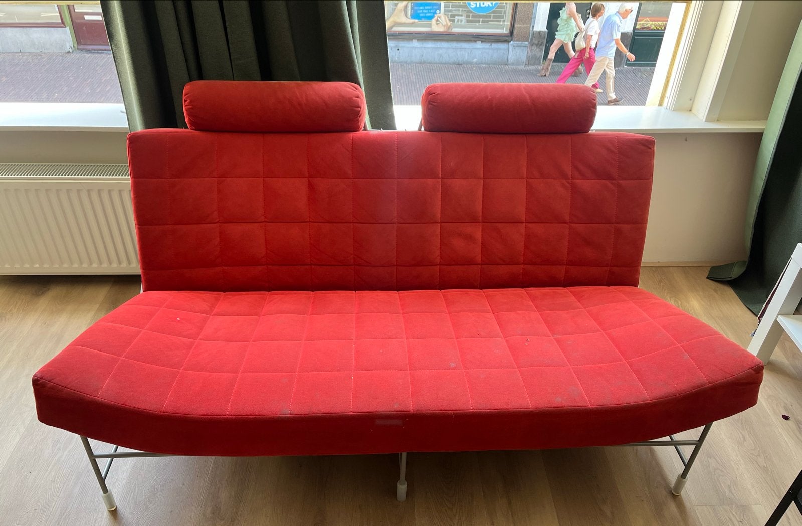 Leolux Volare tweezitsbank rood, Ophalen, Gebruikt, 150 tot 200 cm, Tweepersoons