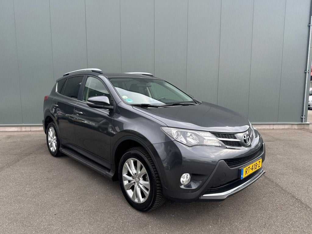 Toyota RAV4 2.2D 4WD TREKHAAK | CAMERA | CRUISE CONTROL !, Auto's, Automaat, Euro 5, 15 km/l, 1800 kg
