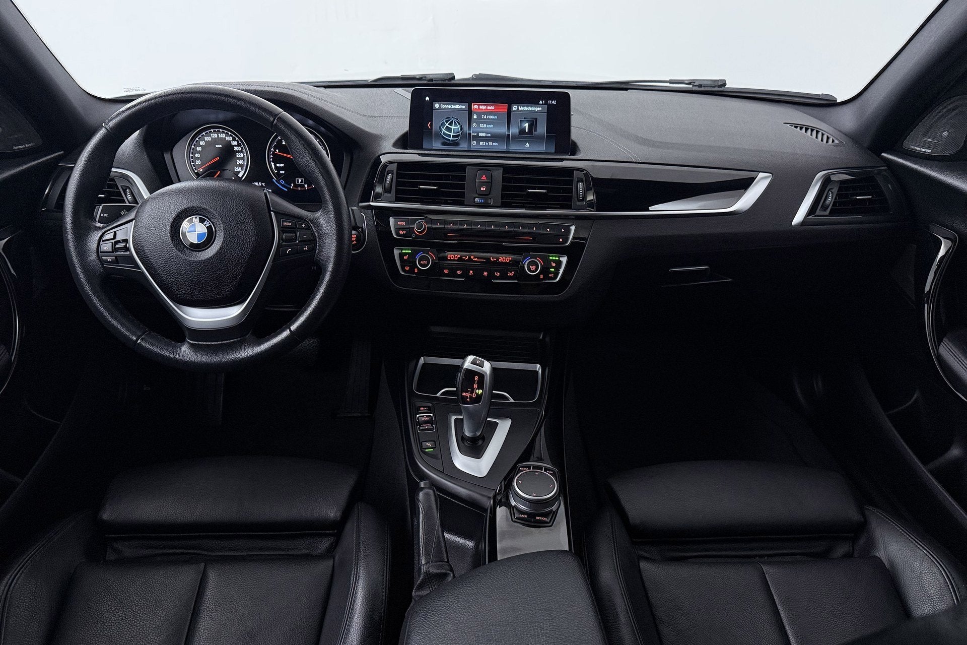 BMW 1-serie 118i High Executive Sport-Line (SCHUIF/KANTELDAK, Gebruikt, Wit, Bedrijf, 650 kg