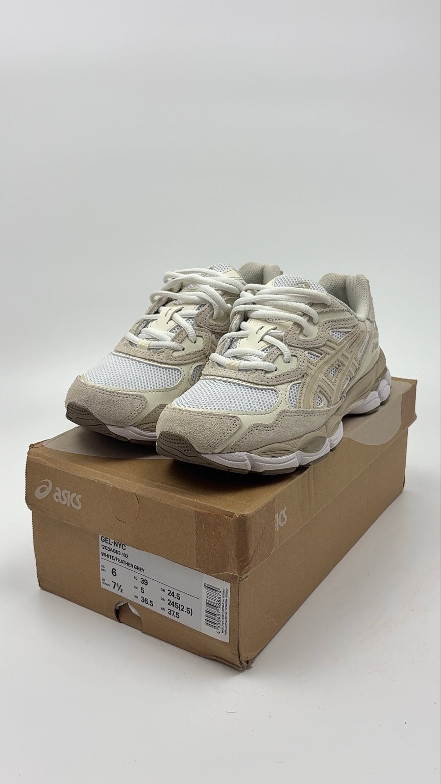 ASICS GEL-NYC White / Feather Grey - EU 39, Beige, Nieuw, Ophalen of Verzenden, Sneakers of Gympen
