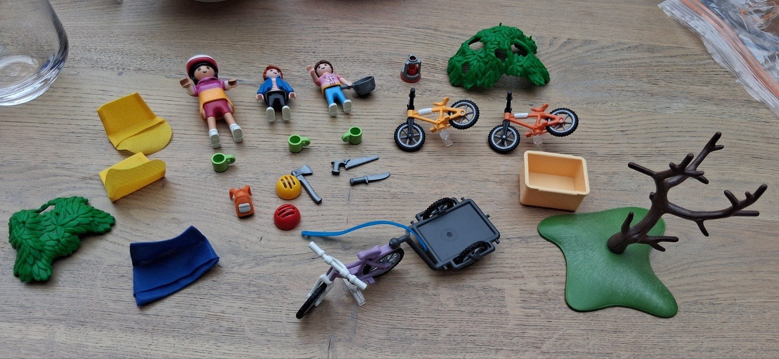 Playmobil 9155 Familie Kampeerset met Fietsen en Accessoires, Gebruikt, Complete set, Figuren, Family fun