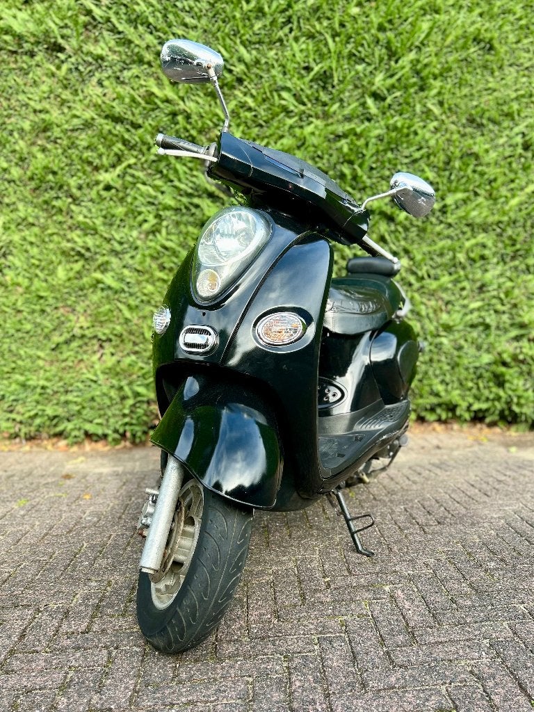 Snorscooter: BENZHOU YIYING YY50, Gebruikt, Benzine, Ophalen, Overige merken