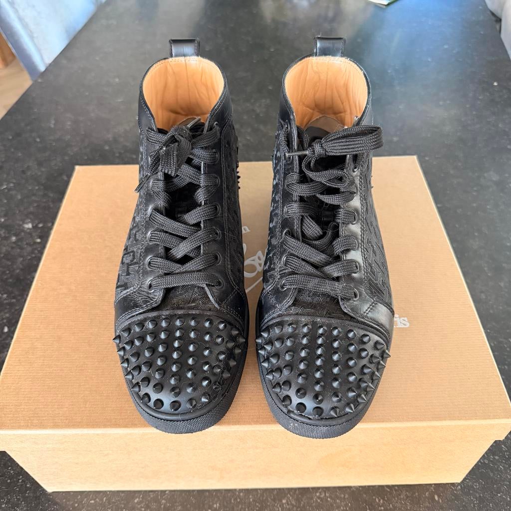 Christian Louboutin sneakers zwart met studs maat 40 zgan, Zwart, Ophalen of Verzenden, Sneakers of Gympen, Zo goed als nieuw