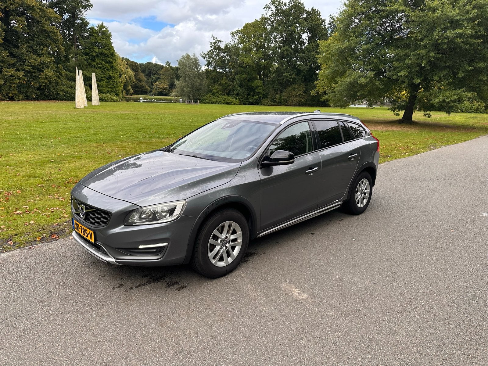 Volvo V60 Cross Country D3 150pk 2015 Grijs, Auto's, Voorwielaandrijving, 1800 kg, Zwart, 4 cilinders