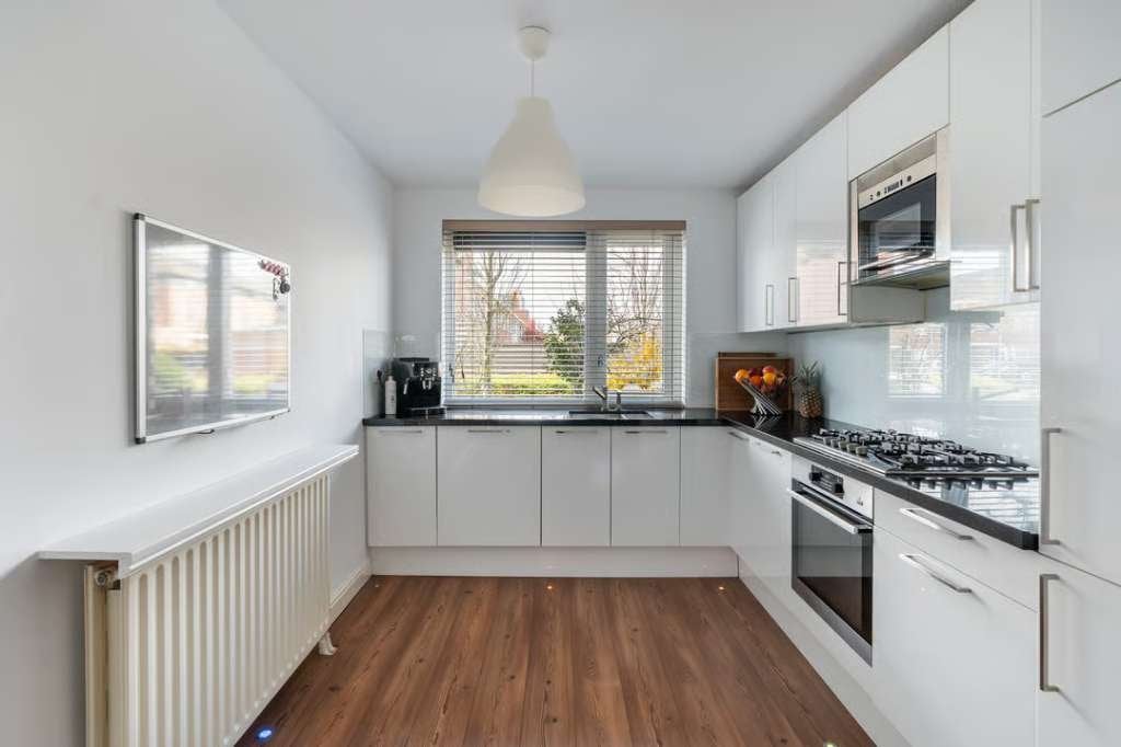 Complete Keuken met inbouwapparatuur, Ophalen, Gebruikt, Wit, Graniet of Steen