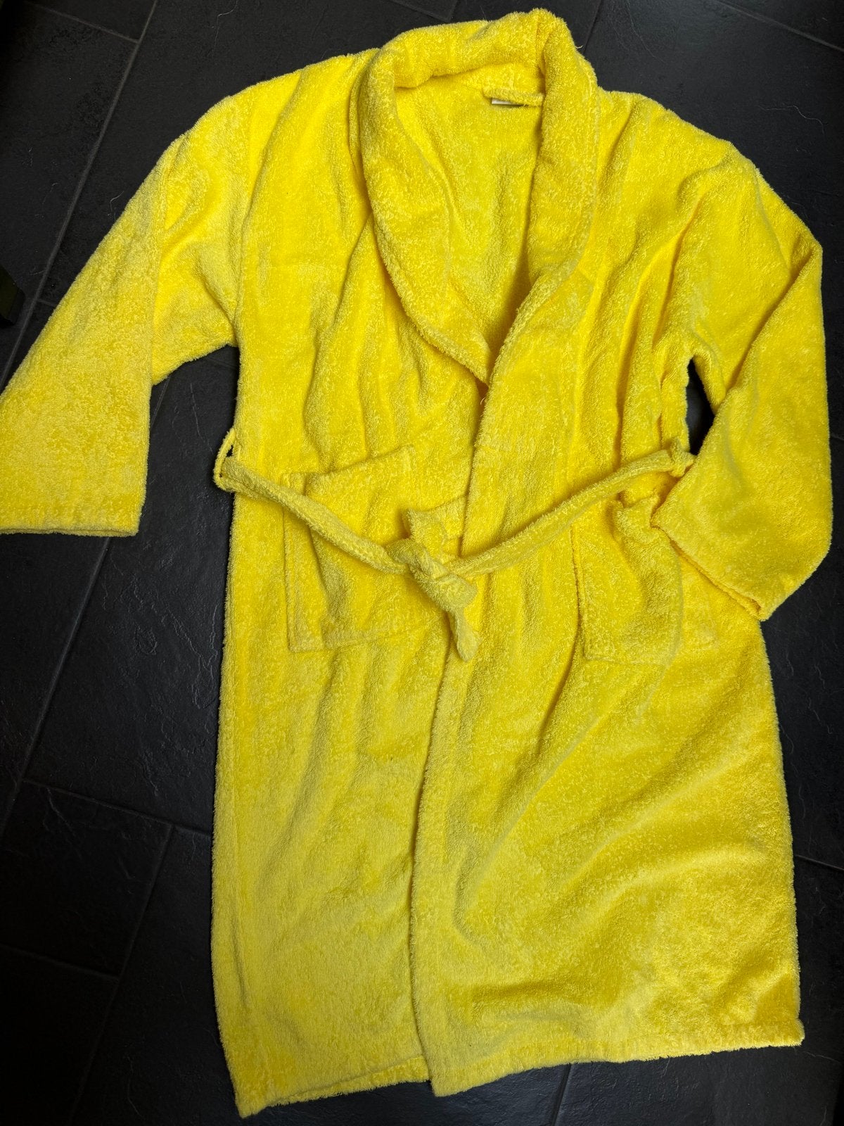 Nieuwe kanariegele badjas XXL van A&R Towels & Bathrobes, Ophalen of Verzenden, Nieuw, Geel, Overige typen