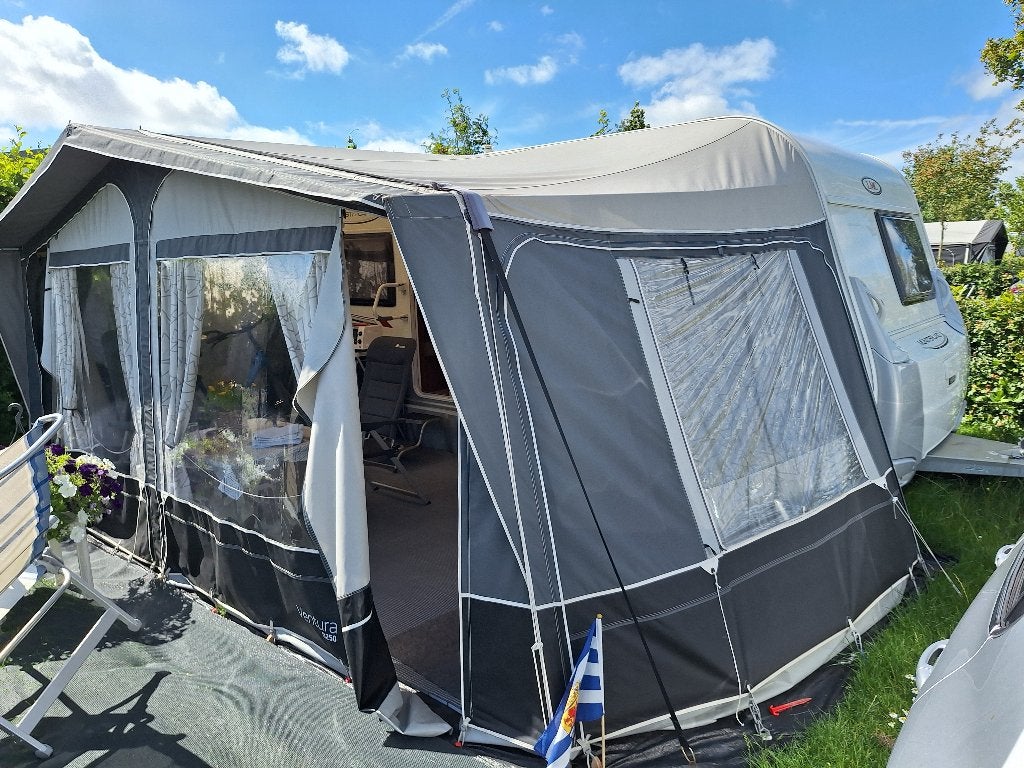 Zeer mooie LMC Musica 470D 2011, Omvormbare zithoek, Rondzit, Particulier, 4 tot 5 meter