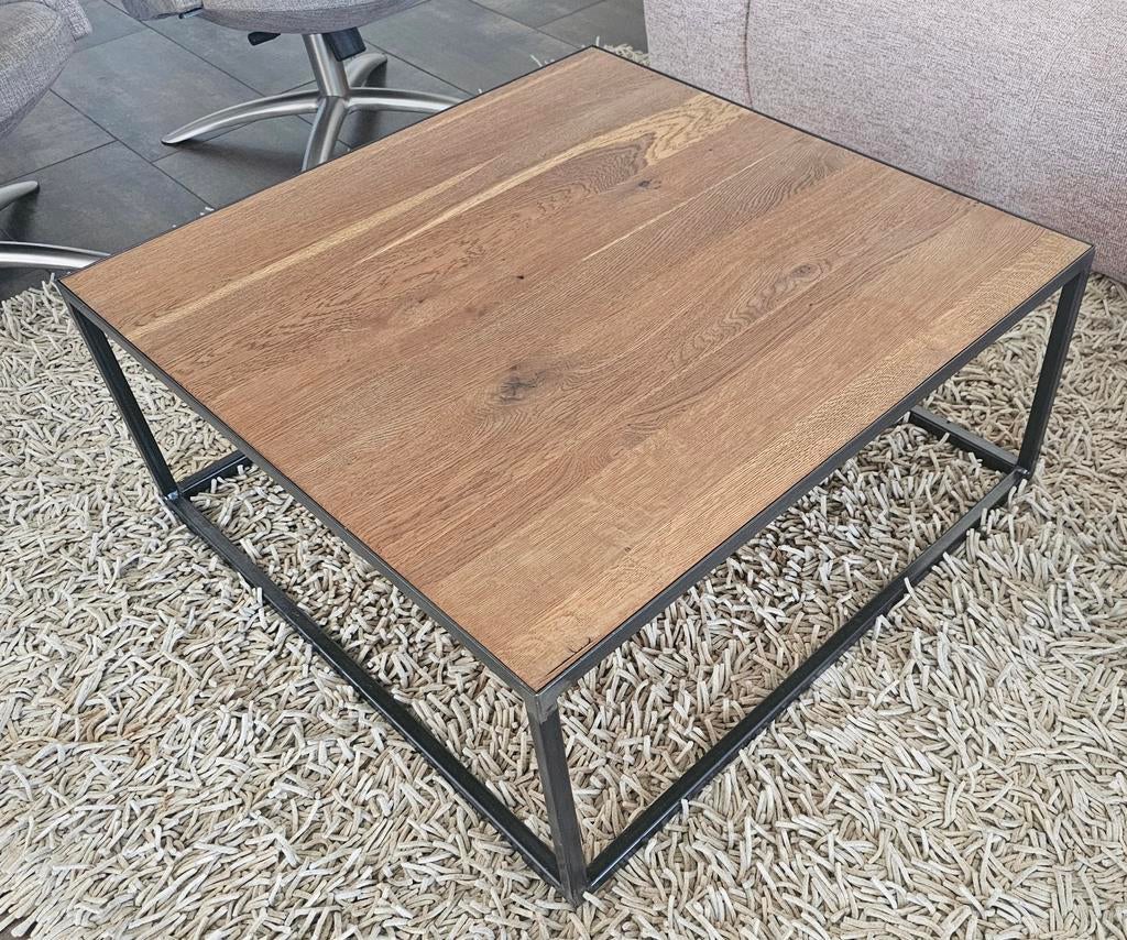 Salontafel massief hout met zwart metalen onderstel, Huis en Inrichting, Tafels | Salontafels, 50 tot 100 cm, Vierkant, 50 tot 100 cm