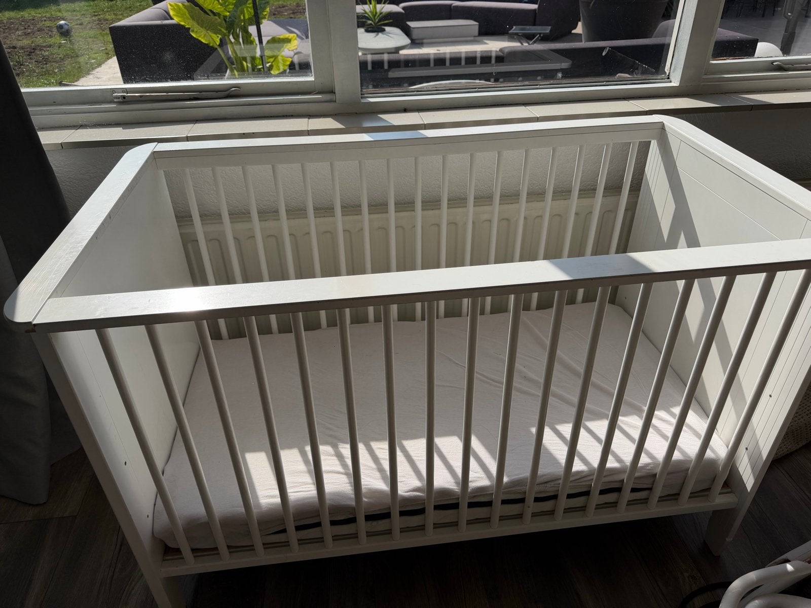 Wit kinderbedje - kan nog een ronde mee!, Kinderen en Baby's, Ophalen, Gebruikt, Ledikant