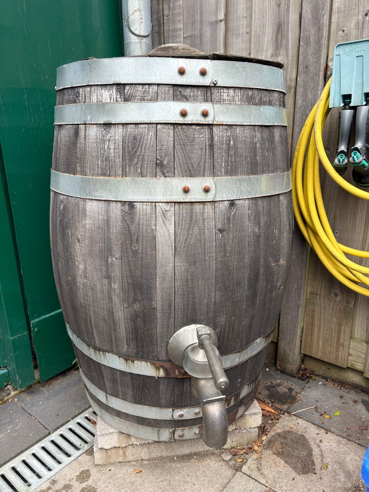 Regenton van hout met kraantje, Tuin en Terras, Ophalen, Gebruikt, Met kraantje, 150 liter of meer