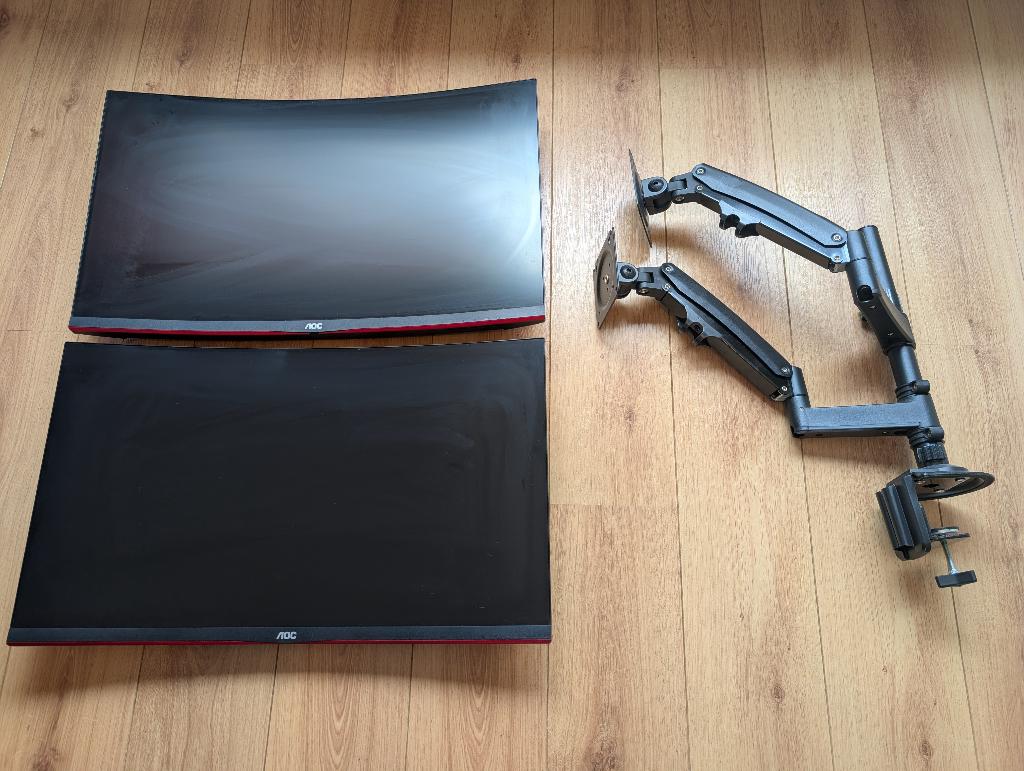 2x gaming monitor 31.5" met beugel, Gebruikt, Aoc, Curved, VA