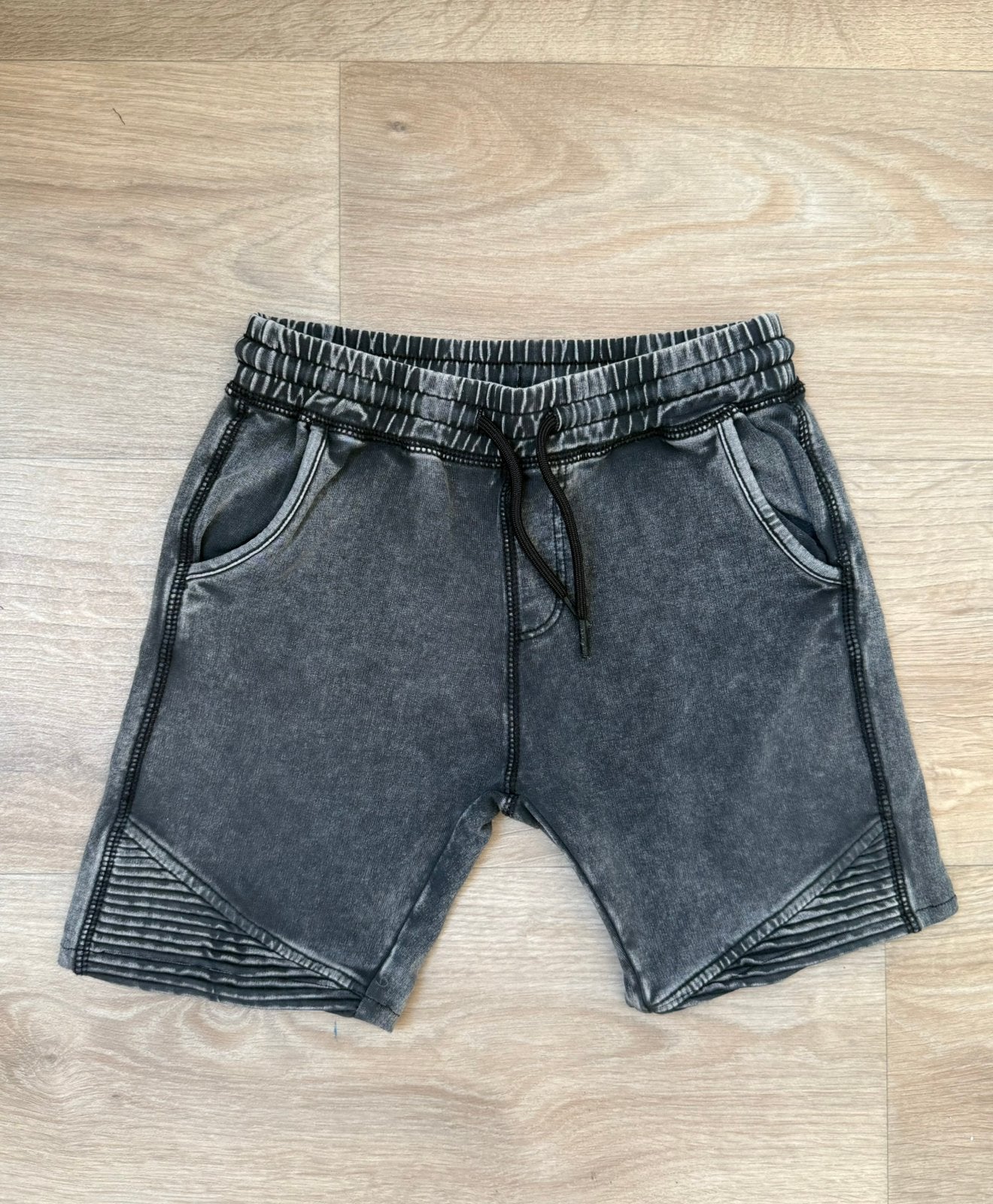 Zwarte korte broek  Z8 Pax - 134 (advertentie lezen aub!), Kinderen en Baby's, Kinderkleding | Maat 134, Broek, Gebruikt, Z8, Ophalen of Verzenden