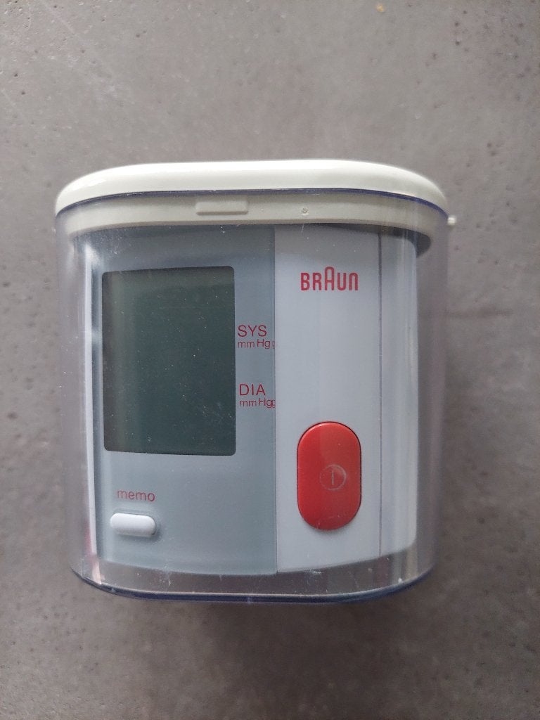 Polsbloeddrukmeter Braun Type 6071, compakt model, Ophalen of Verzenden, Zo goed als nieuw