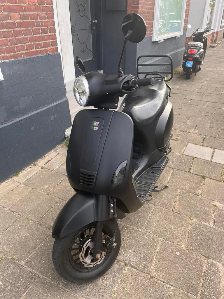 GTS Toscana scooter 25km/ph, Fietsen en Brommers, Snorfietsen en Snorscooters, Ophalen, Benzine, Overige merken
