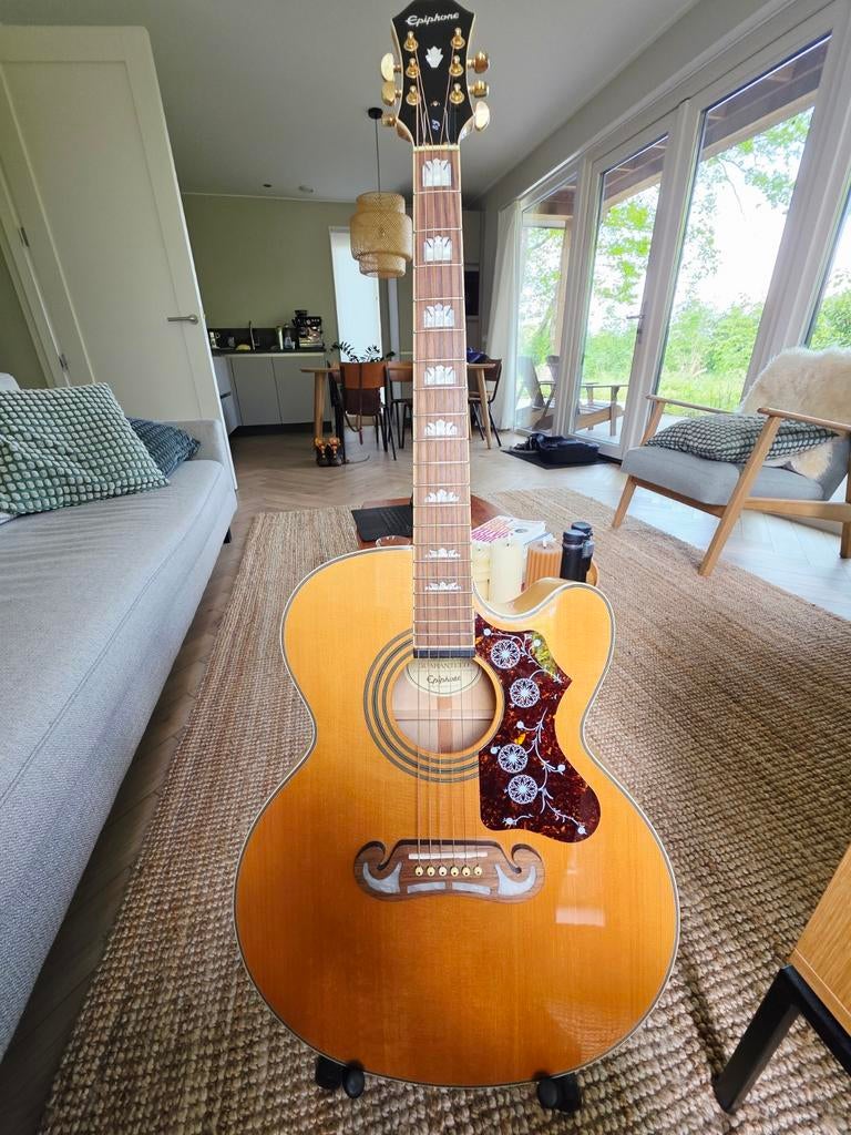 Epiphone EJ-200CE/N Jumbo + Gigbag, Muziek en Instrumenten, Snaarinstrumenten | Gitaren | Akoestisch, Ophalen, Zo goed als nieuw