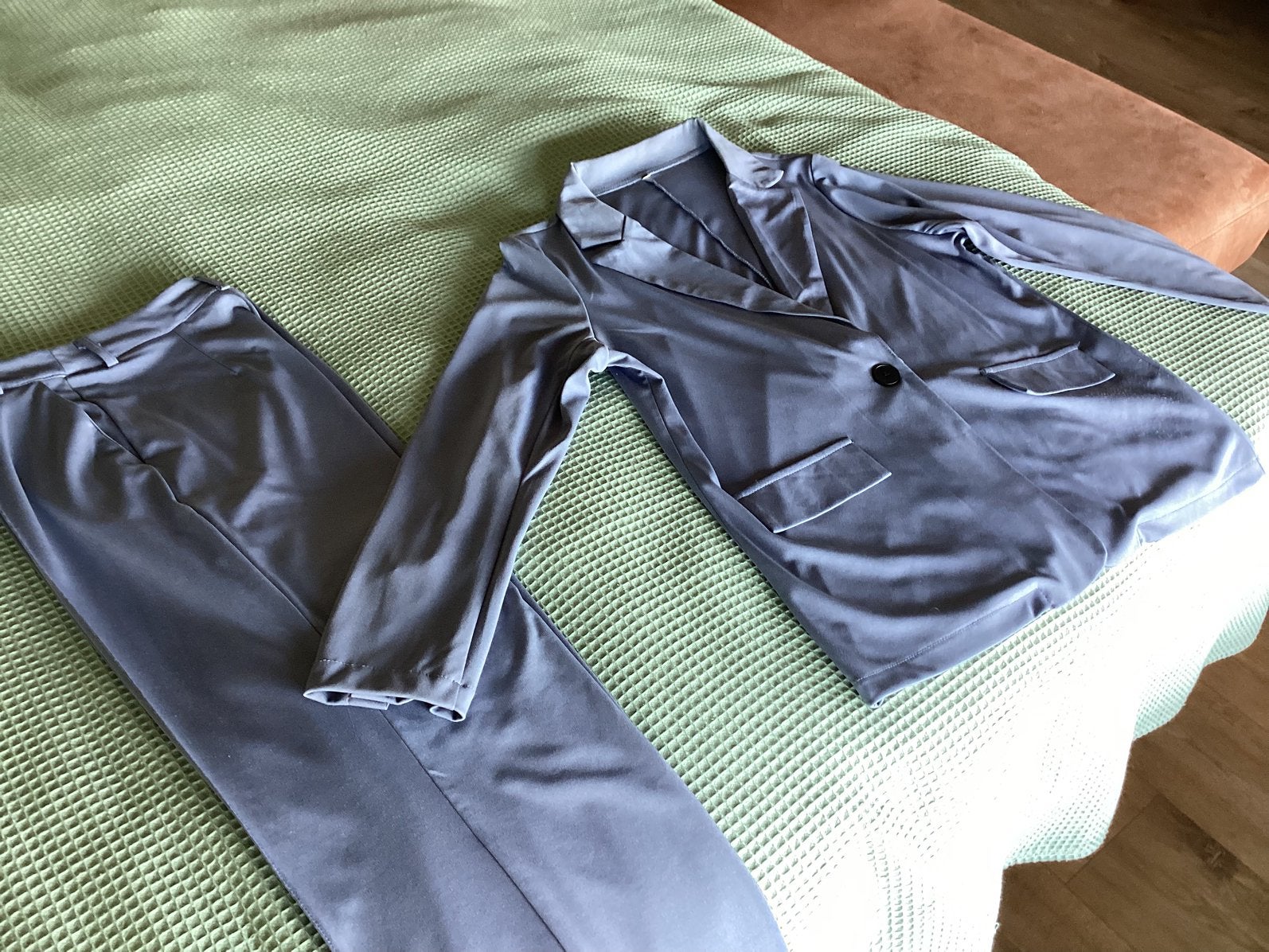 Dames pak blauw, broek met steekzakken mt L nieuw travelstof, Kostuum of Pak, Blauw, Maat 42/44 (L), Nieuw