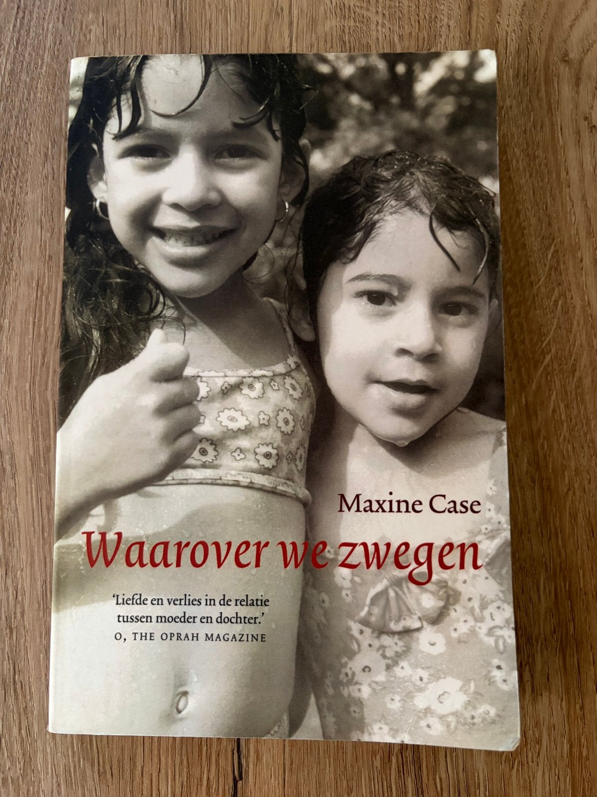 Waarover we zwegen - Maxine Case (roman), Boeken, Ophalen of Verzenden, Zo goed als nieuw, Wereld overig