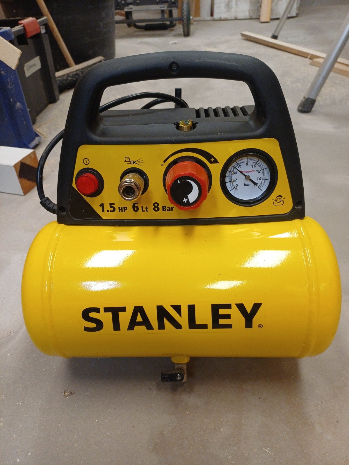 stanley compressor, 6 tot 10 bar, Ophalen of Verzenden, Zo goed als nieuw, Minder dan 200 liter/min