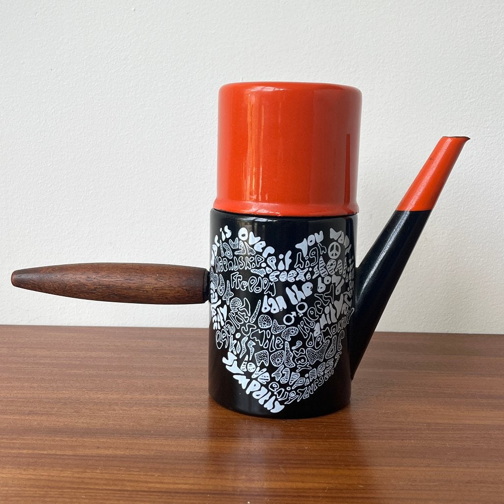 Teak en emaille theepot met mok als deksel pop-art tekst, Antiek en Kunst, Ophalen of Verzenden