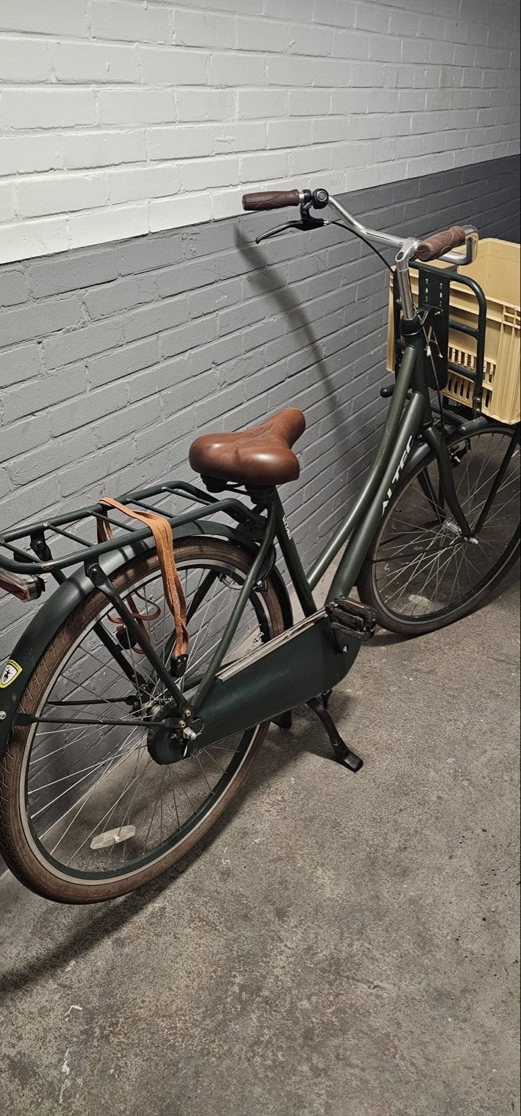 Altec fiets met voordrager en krat - Zo goed als nieuw, Terugtraprem, 53 tot 56 cm, Versnellingen, Zo goed als nieuw