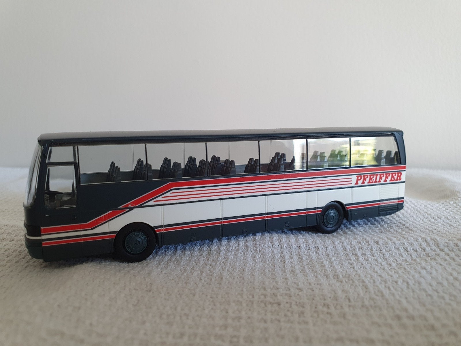 Herpa Setra S215HD Pfeiffer bus 1:87, Ophalen of Verzenden, Gebruikt, Bus of Vrachtwagen, Herpa