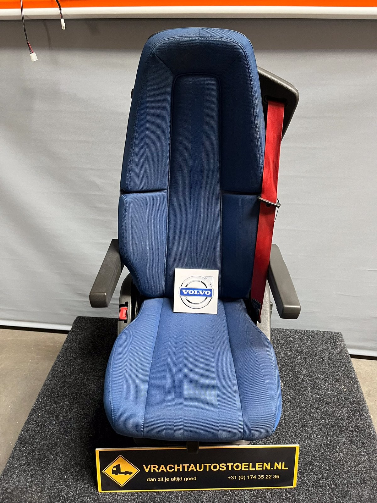 Volvo ISRI chauffeursstoel, 2 armsteunen, blauw, Electrisch!, Ophalen of Verzenden, Nieuw, Volvo