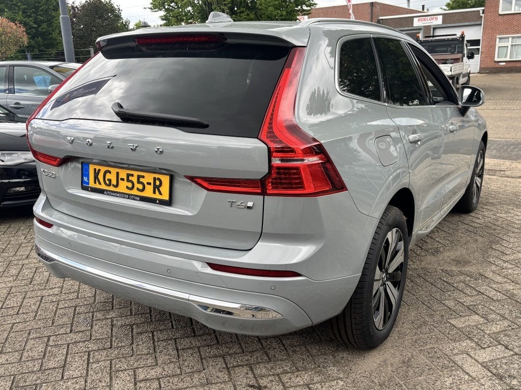 Volvo XC60 Core Recharge Plug-In Hybrid AWD (bj 2025), Auto's, Gebruikt, Euro 6, 24 maanden, XC60