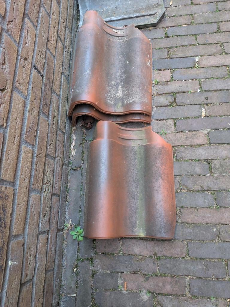 40 OVH Dakpannen diverse kleuren met 4 hoekpannen, Doe-het-zelf en Verbouw, Dakpannen en Dakbedekking, Ophalen, Gebruikt, Steen of Klei