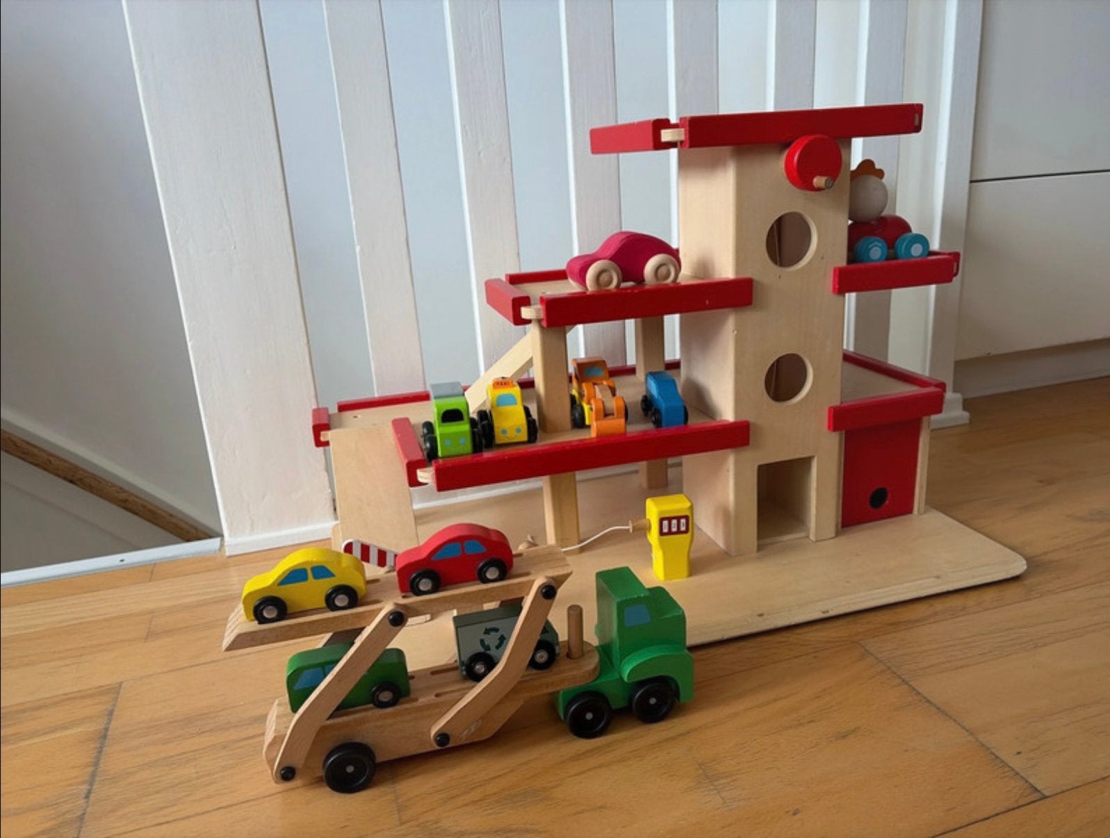 Leuke houten garage met auto’s, Ophalen, Gebruikt