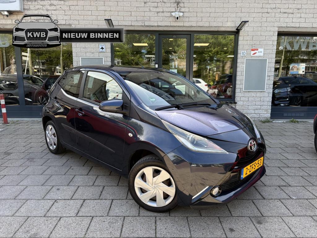 Toyota Aygo 1.0 VVT-i x-play Camera led Nap Beurt (bj 2015), Auto's, Euro 5, Gebruikt, Origineel Nederlands, Bedrijf