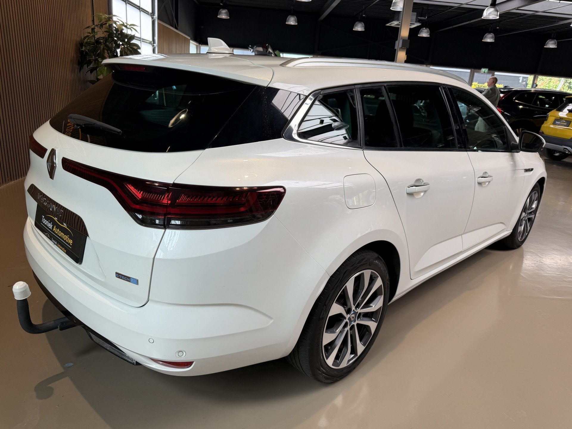 Renault Mégane Estate 1.6 E-Tech Plug-In Hybrid 160 Busines, Auto's, Renault, Dealer onderhouden, 77 km/l, Gebruikt, Met garantie (alle)