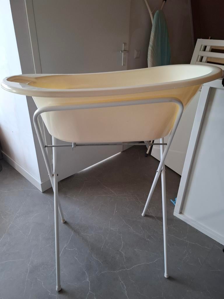 Babybadje op standaard, Ophalen
