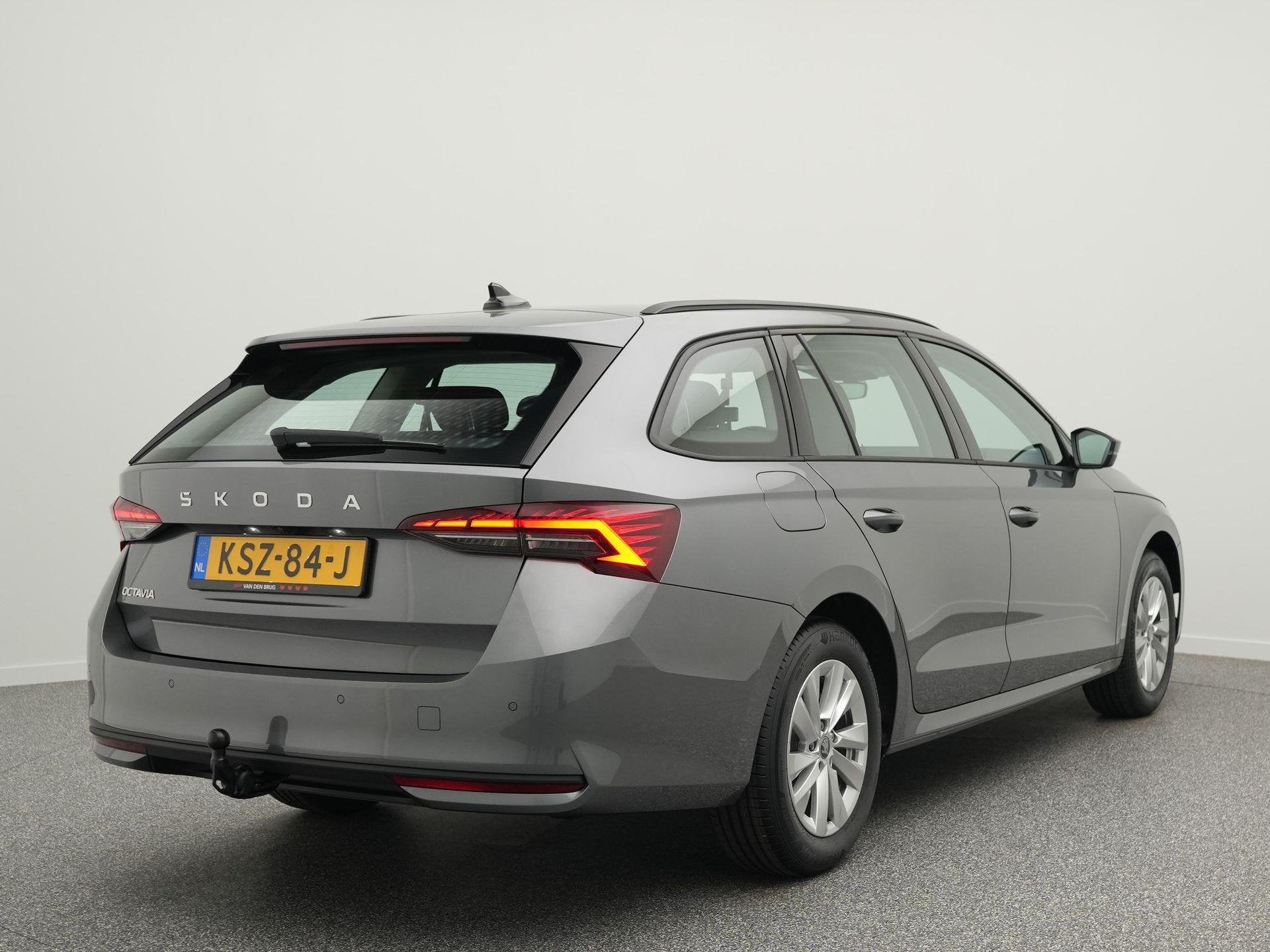 Skoda Octavia Combi 1.5 TSI 115pk Business Edition | Trekhaa, Auto's, Voorwielaandrijving, Stof, 116 pk, Origineel Nederlands